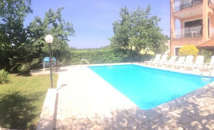 Noemi 게스트하우스 3*