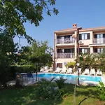 Noemi 3*
